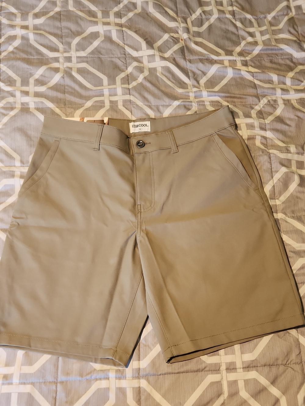 NWT 32 Degrees Cool Men’s Stretch Shorts Tan Khaki Size 32